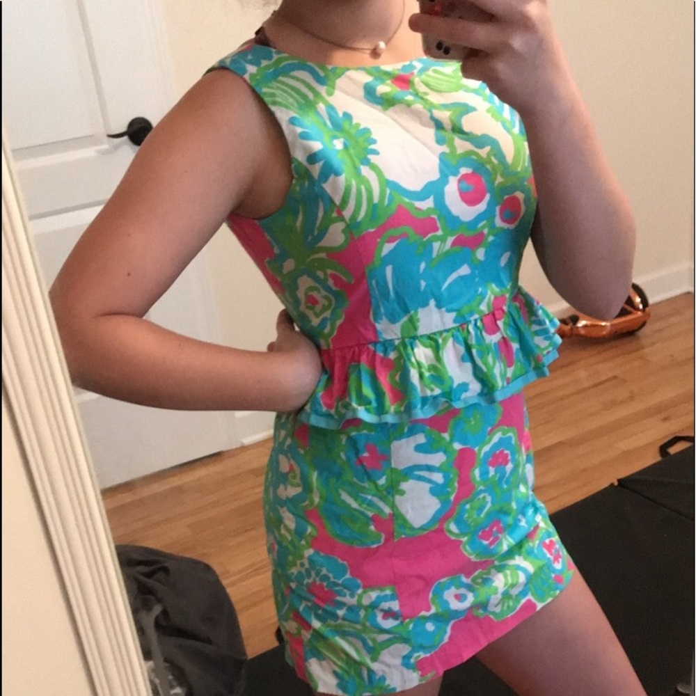 Lilly Pulitzer - Picture 2 of 3